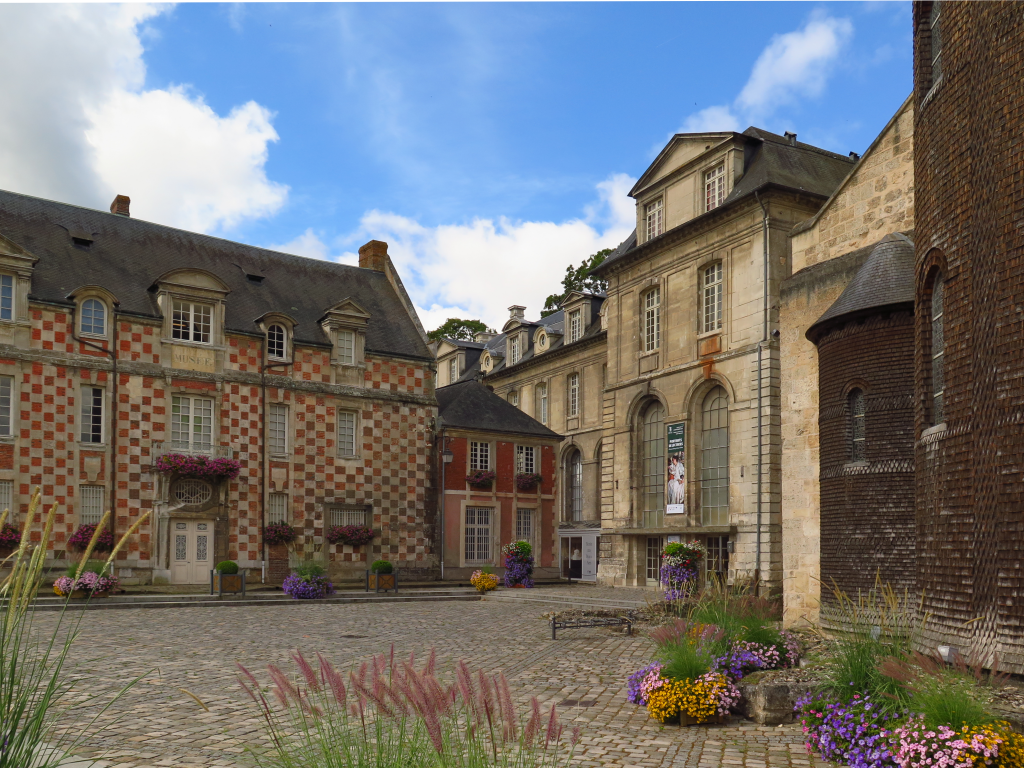 Bernay : Musée des Beaux-Arts, Hôtel de Ville, Abbatiale Notre-Dame